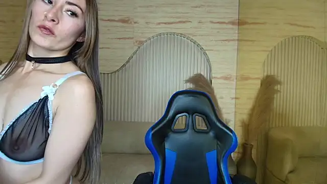 katalina r  online show from May 21, 2026, 8:05 pm
