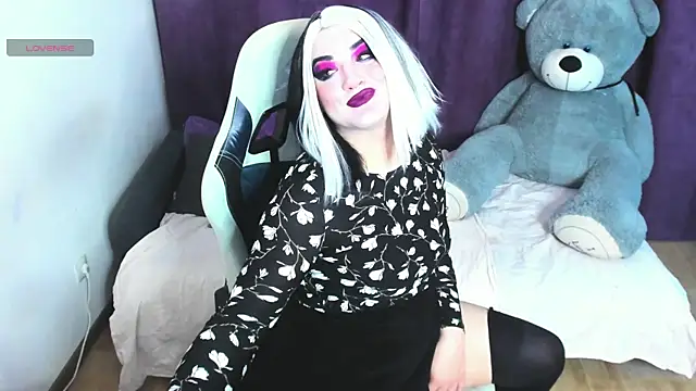 Snapshot of sexxx-queen chatting on May 19, 2026, 2:23 pm sexxx-queen online show from May 19, 2026, 2:23 pm