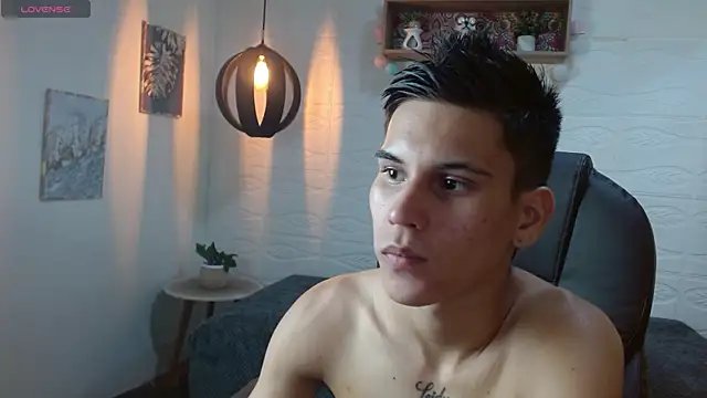 Snapshot of paullcb chatting on February 21, 2026, 3:40 am paullcb online show from February 21, 2026, 3:40 am