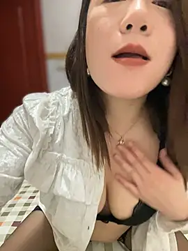 yeye90947 online show from January 13, 2026, 3:17 pm