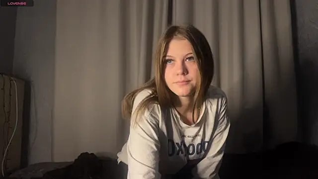 Snapshot of lilkaryne chatting on February 15, 2026, 2:47 pm lilkaryne online show from February 15, 2026, 2:47 pm