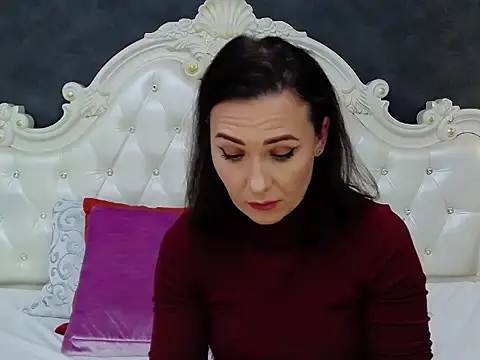 Snapshot of VeraNoir chatting on February 6, 2026, 12:19 pm VeraNoir online show from February 6, 2026, 12:19 pm