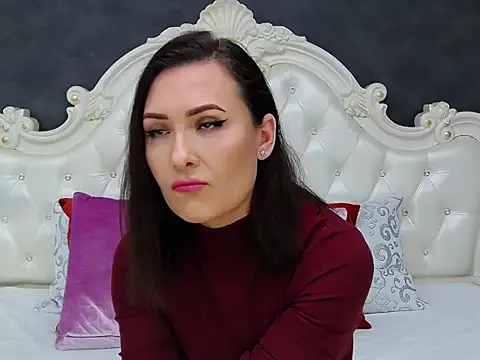 Snapshot of VeraNoir chatting on February 12, 2026, 12:33 pm VeraNoir online show from February 12, 2026, 12:33 pm