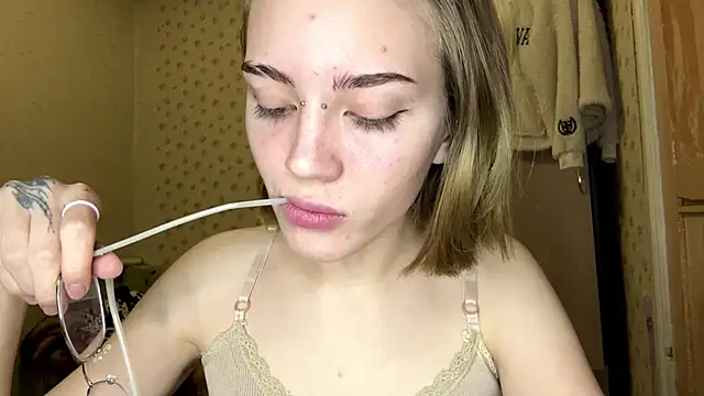 KerieDitti online show from January 11, 2026, 2:11 pm