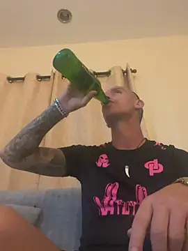 Snapshot of sexytony82 chatting on February 2, 2026, 12:26 pm sexytony82 online show from February 2, 2026, 12:26 pm