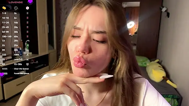 Snapshot of LubaSeirers chatting on March 4, 2026, 3:29 pm LubaSeirers online show from March 4, 2026, 3:29 pm