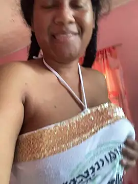 Snapshot of Eirondra_valeen chatting on July 4, 2026, 1:50 pm Eirondra valeen online show from July 4, 2026, 1:50 pm