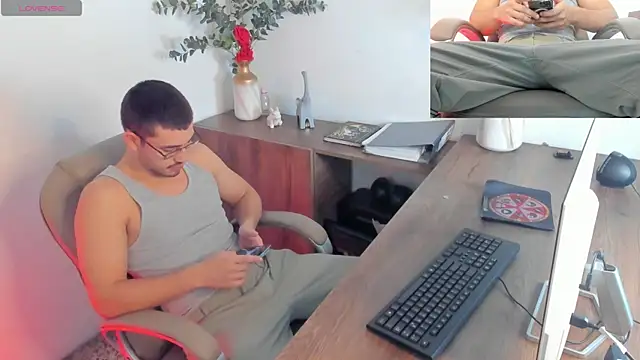 Snapshot of Jay_Grip chatting on February 26, 2026, 12:59 pm Jay Grip online show from February 26, 2026, 12:59 pm