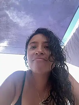 Snapshot of Laura_Miller1 chatting on April 20, 2026, 7:59 pm Laura Miller1 online show from April 20, 2026, 7:59 pm