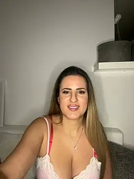 Snapshot of Liana-1 chatting on January 13, 2026, 5:29 pm Liana-1 online show from January 13, 2026, 5:29 pm