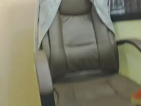 Snapshot of Oswalldo__ chatting on February 21, 2026, 11:11 am Oswalldo online show from February 21, 2026, 11:11 am