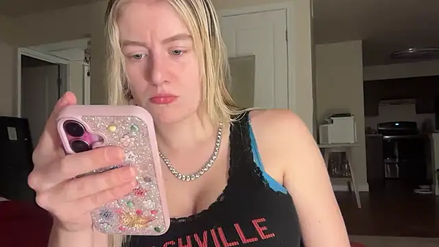 Snapshot of blondebunny999_999 chatting on February 17, 2026, 4:20 am blondebunny999 999 online show from February 17, 2026, 4:20 am