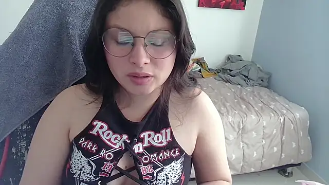 yessica gomez01 online show from January 11, 2026, 8:03 pm