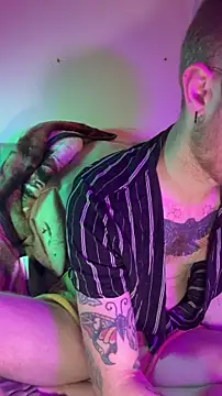 Snapshot of LiamGrayson_Mrifyourenast chatting on January 10, 2026, 4:14 am LiamGrayson Mrifyourenast online show from January 10, 2026, 4:14 am