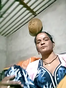 Snapshot of kiiuu_sexe chatting on February 4, 2026, 5:46 am kiiuu sexe online show from February 4, 2026, 5:46 am