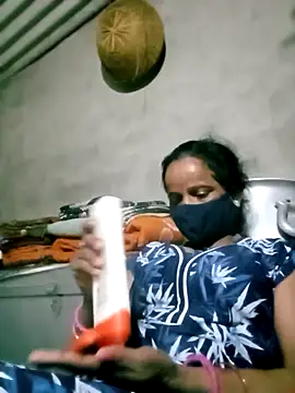 Snapshot of kiiuu_sexe chatting on February 9, 2026, 7:34 am kiiuu sexe online show from February 9, 2026, 7:34 am