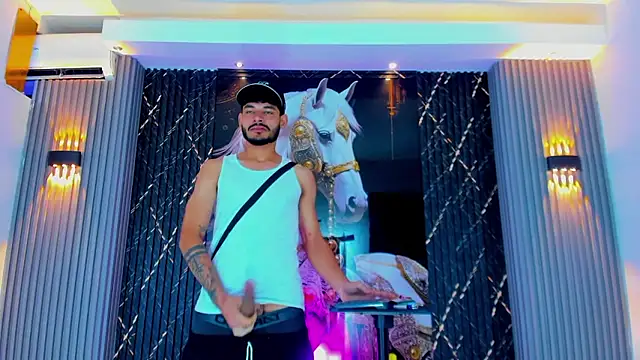 Snapshot of The_Gods_In_Diamonds chatting on January 12, 2026, 3:56 am The Gods In Diamonds online show from January 12, 2026, 3:56 am