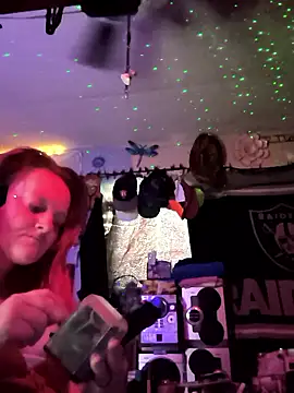 Snapshot of DisireAfterDark chatting on February 4, 2026, 8:14 pm DisireAfterDark online show from February 4, 2026, 8:14 pm