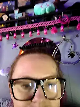 Snapshot of DisireAfterDark chatting on February 14, 2026, 9:06 am DisireAfterDark online show from February 14, 2026, 9:06 am