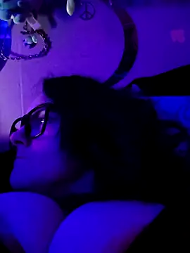 Snapshot of DisireAfterDark chatting on February 23, 2026, 5:54 pm DisireAfterDark online show from February 23, 2026, 5:54 pm