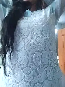 Zaara101 online show from March 25, 2026, 6:47 pm