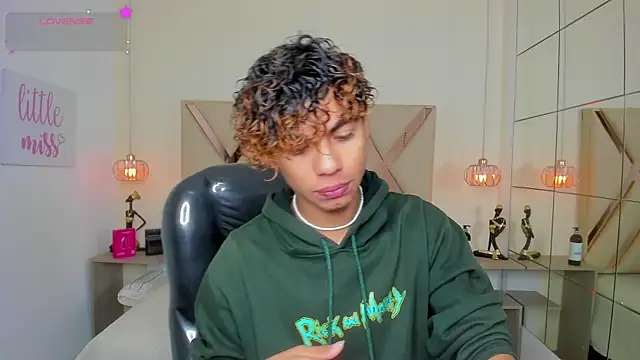 Anyelo Twink online show from June 20, 2026, 4:37 am