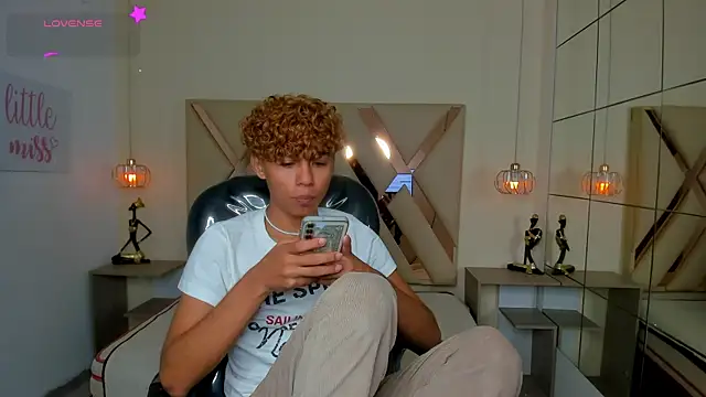 Anyelo Twink online show from July 10, 2026, 4:06 am