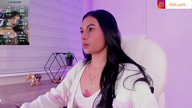 lilith petit  online show from April 3, 2026, 12:03 pm