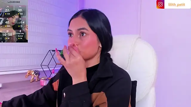 lilith petit  online show from April 15, 2026, 1:29 pm