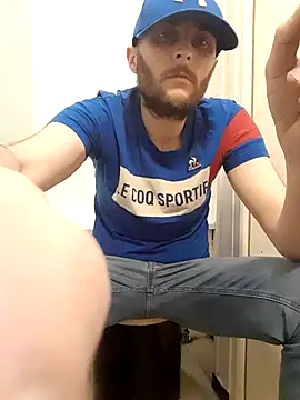 Snapshot of 80julien chatting on January 12, 2026, 3:39 pm 80julien online show from January 12, 2026, 3:39 pm