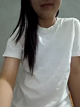 Vanvan68xx online show from April 13, 2026, 9:53 pm