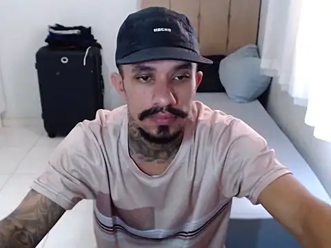 Snapshot of lipegonzalezz chatting on February 3, 2026, 4:23 pm lipegonzalezz online show from February 3, 2026, 4:23 pm