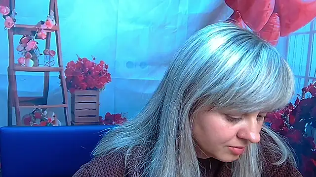 VeronicaSvitt online show from April 14, 2026, 12:44 pm