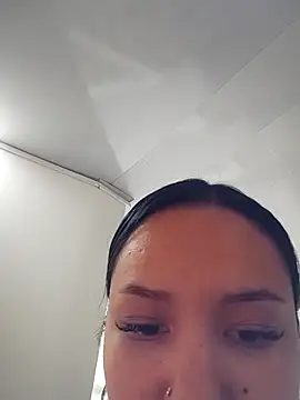 soffi joness23 online show from April 14, 2026, 5:19 pm