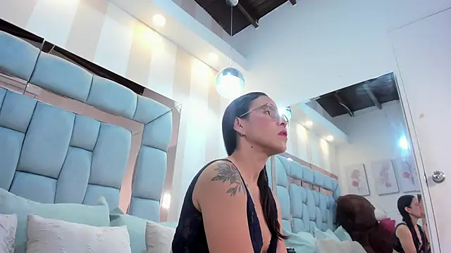 Snapshot of charolnox chatting on February 12, 2026, 12:22 pm charolnox online show from February 12, 2026, 12:22 pm