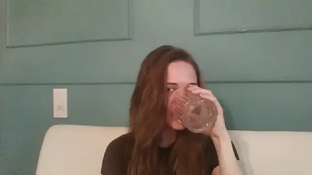 Snapshot of Vyressa chatting on March 6, 2026, 1:07 pm Vyressa online show from March 6, 2026, 1:07 pm