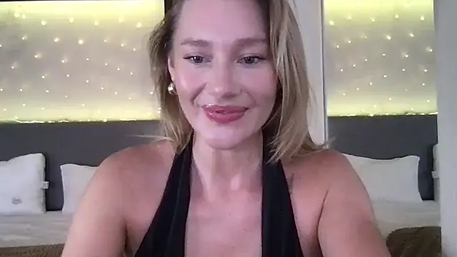 Snapshot of Stella_muse chatting on March 28, 2026, 3:06 am Stella muse online show from March 28, 2026, 3:06 am