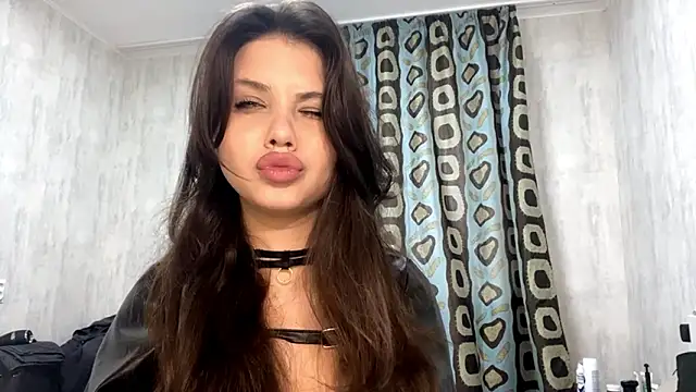 Snapshot of MaraTilIer chatting on February 22, 2026, 6:35 am MaraTilIer online show from February 22, 2026, 6:35 am