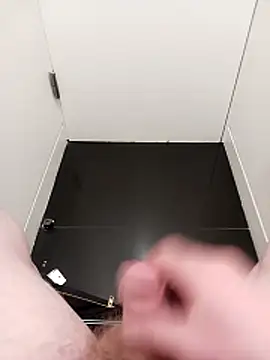 Snapshot of Hertsguy1984 chatting on March 12, 2026, 9:32 pm Hertsguy1984 online show from March 12, 2026, 9:32 pm