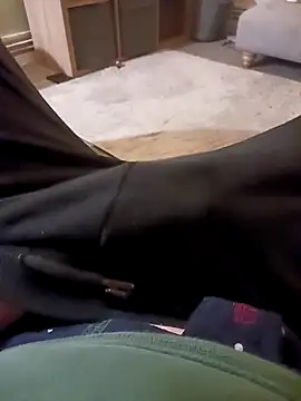 Snapshot of Hertsguy1984 chatting on March 18, 2026, 12:03 am Hertsguy1984 online show from March 18, 2026, 12:03 am