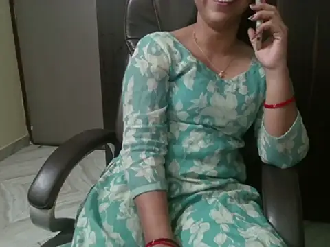 Snapshot of Adaa7 chatting on April 19, 2026, 8:24 am Adaa7 online show from April 19, 2026, 8:24 am