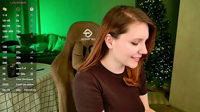 Snapshot of YouHoldMe chatting on February 14, 2026, 4:26 pm YouHoldMe online show from February 14, 2026, 4:26 pm