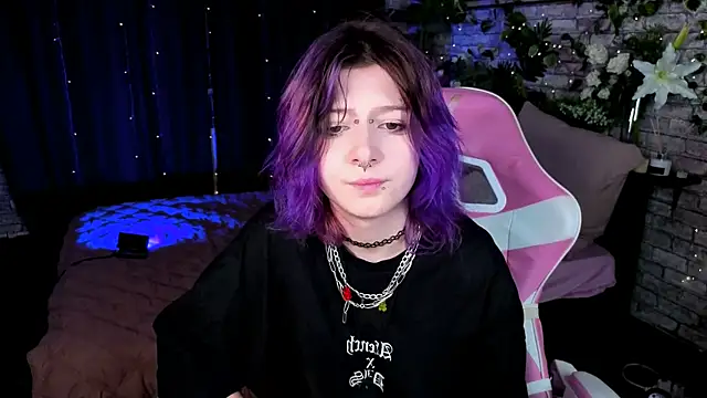 Ashley Veil online show from July 28, 2026, 8:45 pm