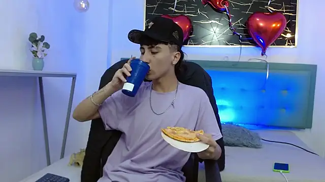 Snapshot of XanderGrey8 chatting on February 16, 2026, 8:16 pm XanderGrey8 online show from February 16, 2026, 8:16 pm