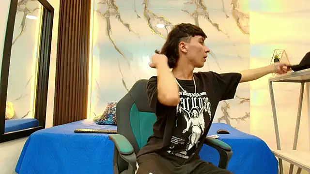 Snapshot of XanderGrey8 chatting on February 23, 2026, 7:22 pm XanderGrey8 online show from February 23, 2026, 7:22 pm