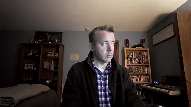 Snapshot of chrisw8140 chatting on February 24, 2026, 4:43 am chrisw8140 online show from February 24, 2026, 4:43 am