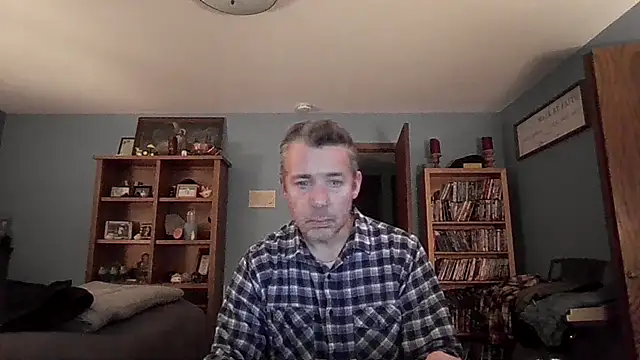 Snapshot of chrisw8140 chatting on February 26, 2026, 12:09 am chrisw8140 online show from February 26, 2026, 12:09 am