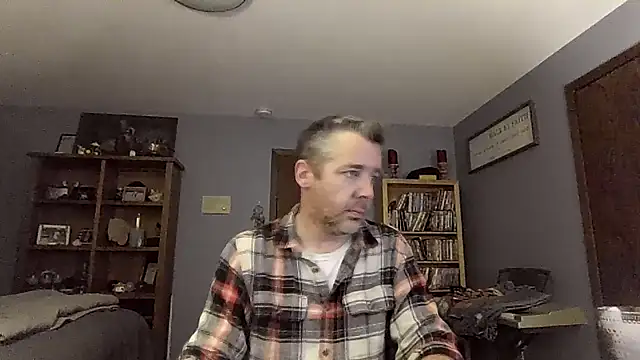 Snapshot of chrisw8140 chatting on March 4, 2026, 12:38 am chrisw8140 online show from March 4, 2026, 12:38 am