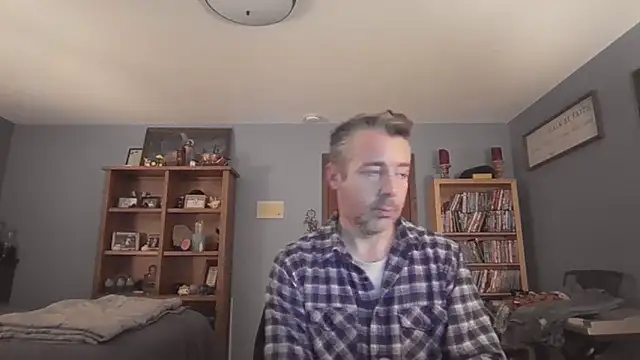 Snapshot of chrisw8140 chatting on March 5, 2026, 1:56 am chrisw8140 online show from March 5, 2026, 1:56 am