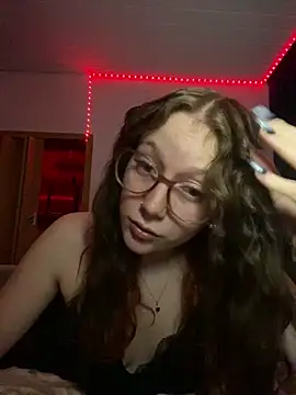 YoungLisaa18 online show from February 24, 2026, 8:07 pm